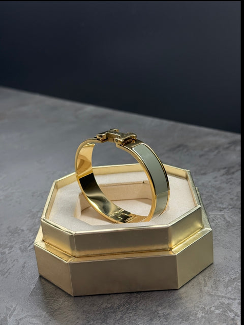 Bracciale H
