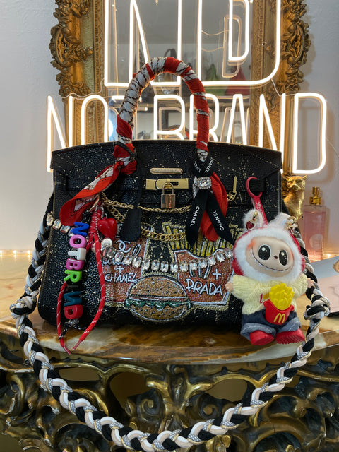 Mc Large Bag                                         Super accessoriata, con doppia lavorazione